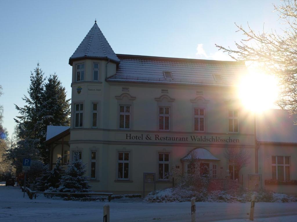 קיריץ Hotel & Restaurant Waldschloesschen מראה חיצוני תמונה